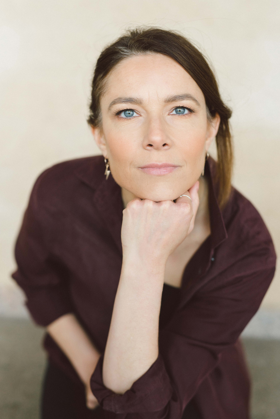 Porträtt av skådespelaren Tove Edfeldt fotograferat av Sussie Mellstedt Photography.